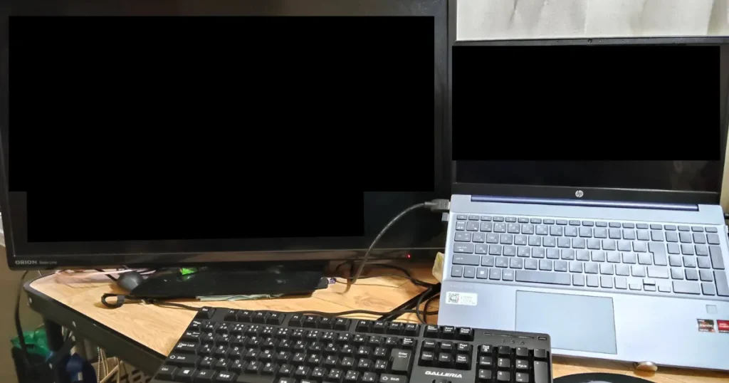 まゆみのデスク周り