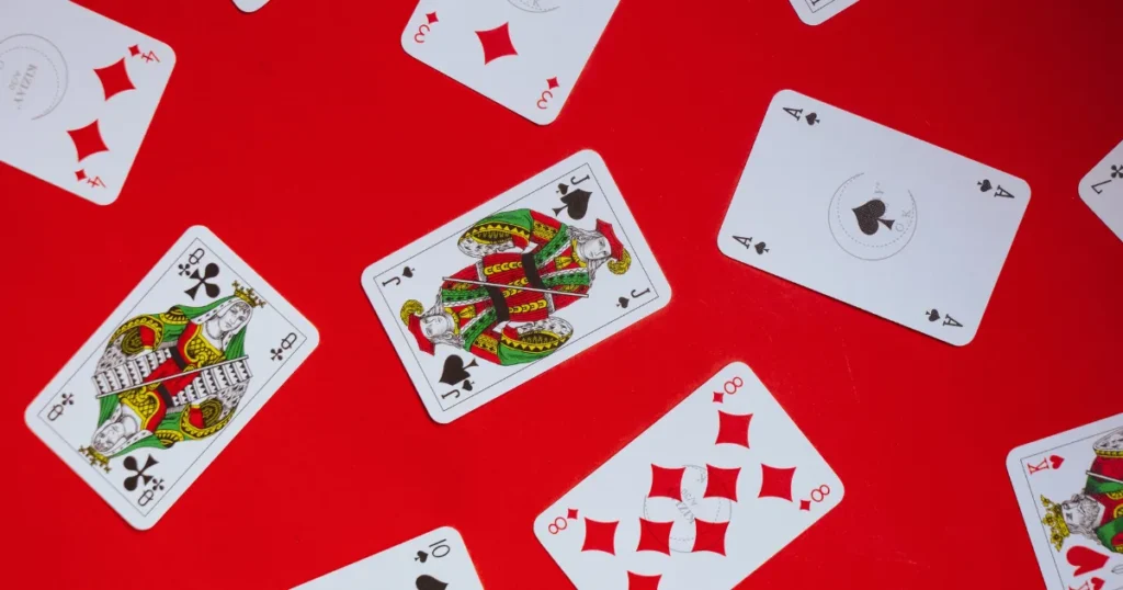 色んな絵札のトランプ